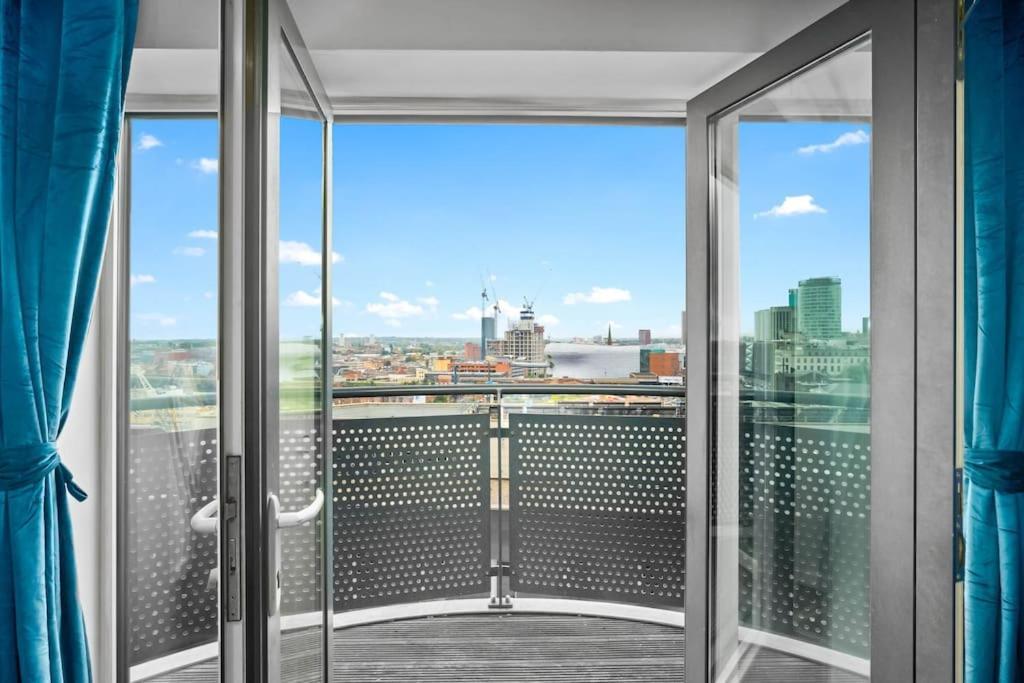 Spacious 2 Bed Apt B'Ham Cc With Parking Sleeps 7 Бирмингем Экстерьер фото